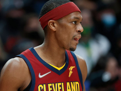 Woman alleges Rondo threatened her with gun