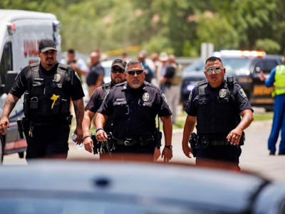 Texas school shooting: 19 children, 2 adults killed