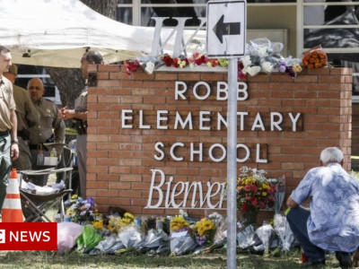Texas shooting: Gunman sent messages before deadly attack