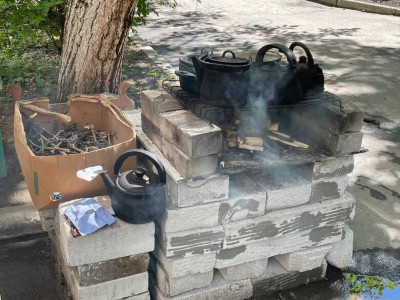Mariupol residents hunt pigeons so as not to starve to death - media. PHOTOS