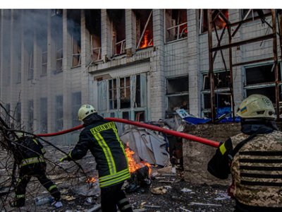 Russian troops shell 2 Kyiv neighbourhoods once more - people injured