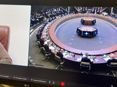 Zelensky at NATO summit: Ukraine needs unlimited military assistance