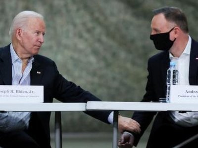 Biden in Warsaw to call on 'free world' to counter Putin