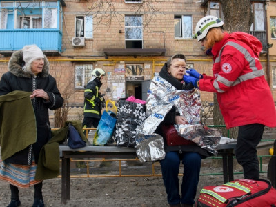  US Doctors Go Online to Provide Care in Ukraine 