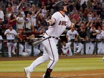 D-backs' Beer blasts walk-off on Nat'l Beer Day