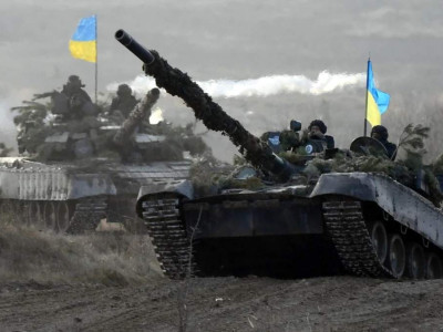 National Guardsmen Wipe Crew Of Invaders Heading Towards Tank Off Face Of Earth