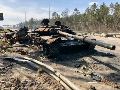Ukrainian Offensive Near Kharkiv: Russian T-80 And T-90 Tanks Are Burning