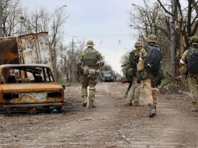 Ukraine's army moves away from Popasna to stronger position, Zelensky reminds world of phrase 'never