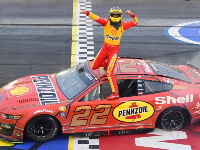William Byron calls Joey Logano a 'moron' after late bump to take lead at Darlington