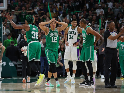 The refs should have given Celtics 3 free throws on late foul vs. Bucks