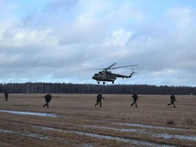 Russian And Belarusian Military Continue To Equip Airfield Near Homel
