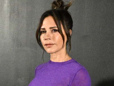 Victoria Beckham Is Wearing No Makeup Other Than Her New Eye Pencil and... What?!