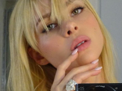 See Photos of Nicola Peltz's Engagement Ring and Wedding Band