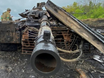 Russians try to stop the Ukrainian advance in Kharkiv, Russians send Mariupol residents to prison