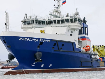 Ukrainian army shot another russian ship near Zmiinyi Island