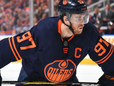 McDavid, Oilers top Kings, head to second round