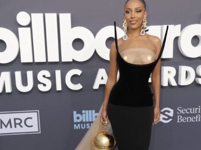 Celebs Served Up PDA on the BBMAs Red Carpet