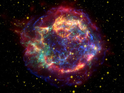 The Egyptian stone Hypatia witnessed the explosion of a rare supernova