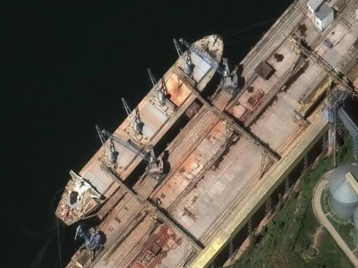Grain Stolen in Ukraine is Loaded on Russian Ships in Sevastopol: Satellite Images