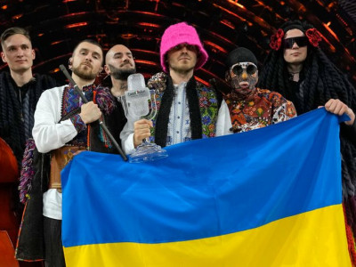 Winner of 2022 Eurovision Kalush Orchestra sells glass microphone trophy for $900.000