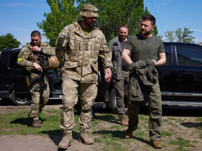 Zelensky visits Lysychansk and Soledar on Sunday