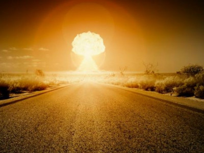 Yuri Felshtinsky: Russia May Launch Nuclear Strikes Against Europe From Belarus