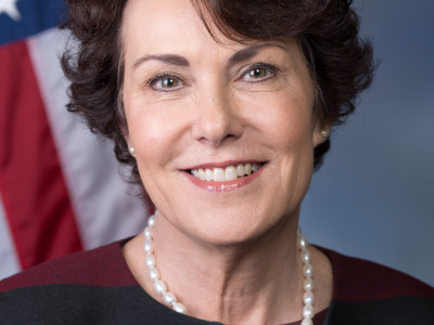 US senator urges to find ways to supply Ukraine with fighters and air defense