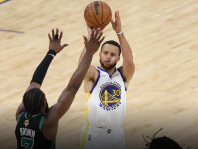 The Celtics are terrified of Stephen Curry even when the Warriors' star can't buy a