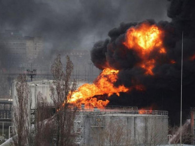 Russian rockets strike Kremenchuk oil refinery, - local governor