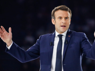 France elections: Macron's bloc loses parliamentary majority