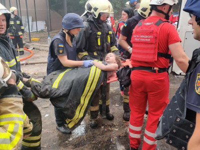 6-year-old girl was rescued from rubble in Shevchenkivskyi district of Kyiv. PHOTO