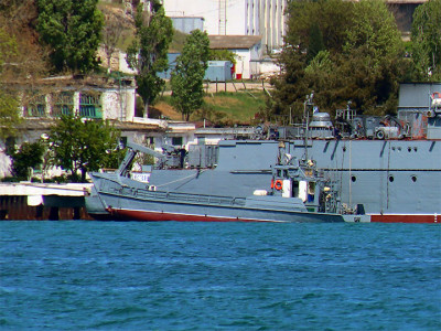 Russian amphibious boat probably blew up near Mariupol, Bratchuk. VIDEO