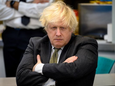 Johnson to resign as Tory leader today