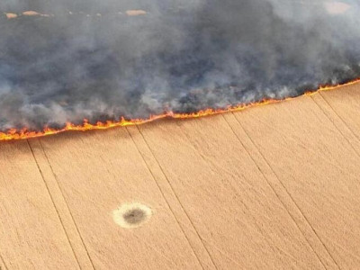 A video of russians deliberately setting wheat fields on fire in the Kherson region was