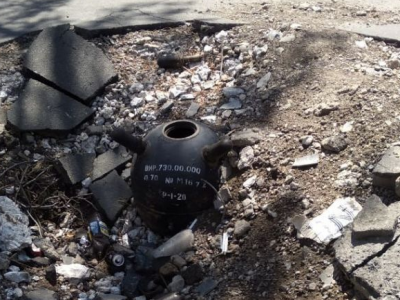 Mariupol Residents Keep Stumbling Upon Landmines in the City Downtown