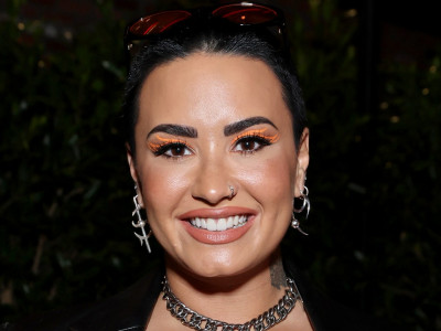 Demi Lovato Has Never Worn a Bob With Bangs Like This