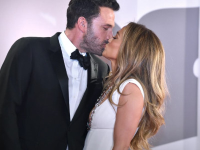 All About Jennifer Lopez And Ben Affleck's 'Small' Las Vegas Wedding