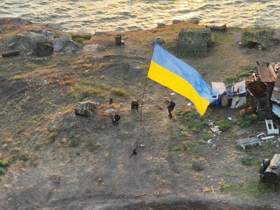 Ukrainian military check Snake Island, rescue cat