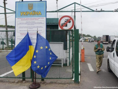 How Ukrainian men try to get around the ban to leave the country