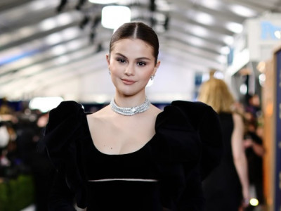 Selena Gomez and Her Stomach Are Not the Beacons of Body Positivity You're Turning Them