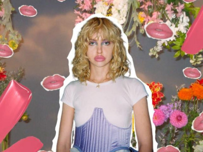 Chloe Cherry Can Make Your Lips Look Juicy in a Selfie