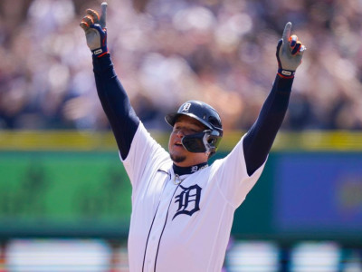 Tigers' Cabrera vows '23 return: I'm not quitting