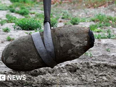 Extreme drought: Dried-up Italian river reveals unexploded WWII bomb