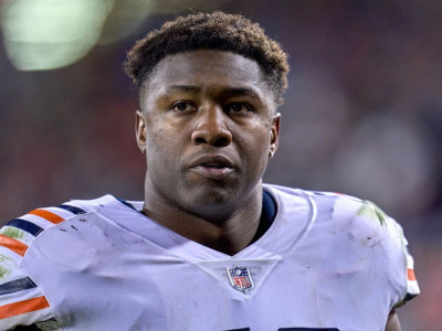Smith requests trade, says Bears don't value him