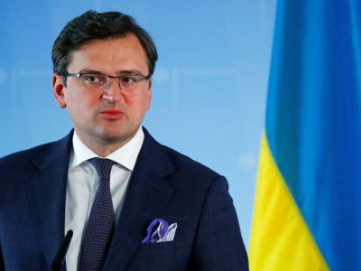Kuleba Called On EU and G7 Countries to Stop Issuing Visas to Russians