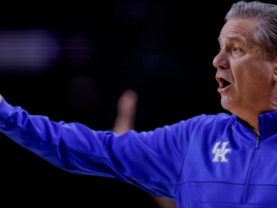 John Calipari tries making amends with Mark Stoops after dissing Kentucky football