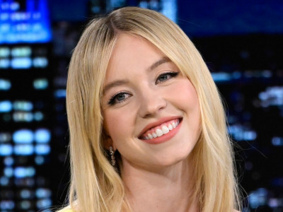 Sydney Sweeney Chopped Her Hair Into a Lob and Said Goodbye to the Middle Part