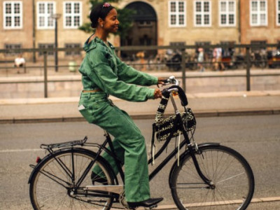 The Latest 'Hot Girl' Accessory? A Bike, Of Course