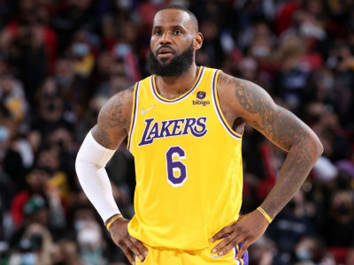 LeBron lands 2-year, $97.1M deal with Lakers