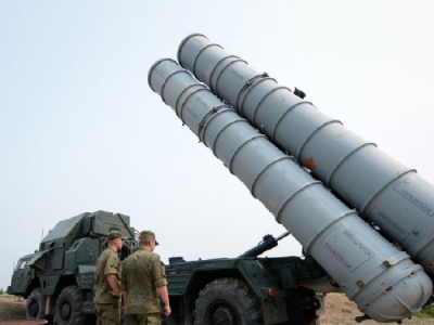 Air defence systems go off over Olenevka in Crimea 